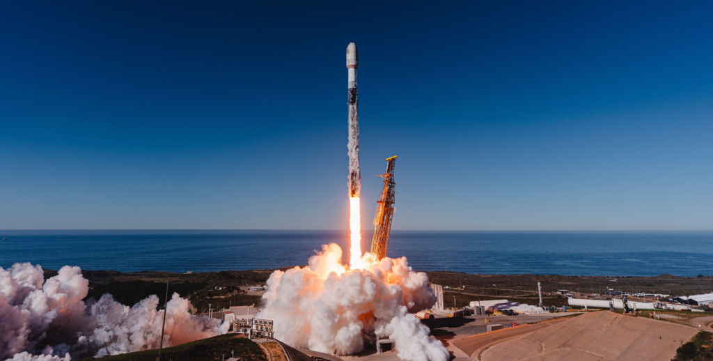 iceye launches five new satellites, supporting additional customer missions